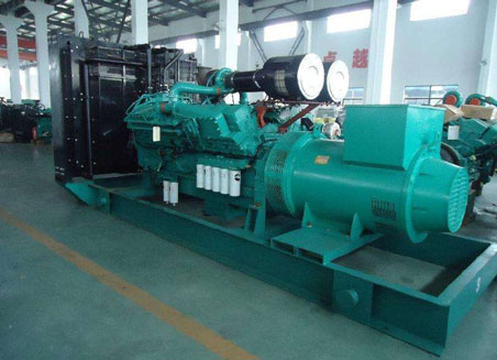 马尾800kw康明斯柴油发电机组